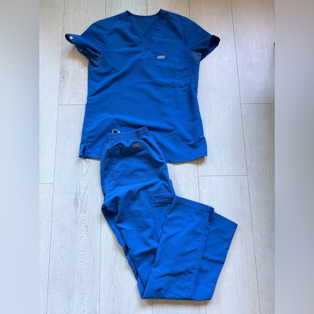 Figs Catarina scrub top and Zamora jogger scrub pants sz extra small